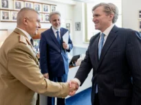 Consilierul Marius Lazurcă, generalul Gheorghiță Vlad și Elbridge Colby, subsecretar al Ministerului de Război, s-au întâlnit la Washington în contextul lansării proiectului NATO 3.0