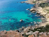 Soare, sare și nisip: Cum a devenit Malta un teren de testare pentru energia solară