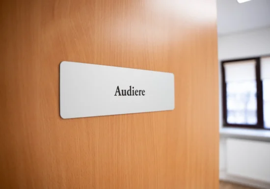 Copii victime ale abuzurilor fizice și sexuale: peste 20.000 de cazuri de abuz, fetele sunt în număr mai mare decât băieții victime ale abuzului sexual