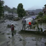 Nu a fost un cutremur. Ce a provocat viitura care a șters sate de pe hartă în Himalaya și de ce pericolul nu a trecut (Video)