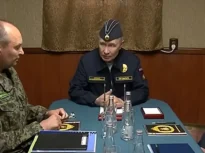 Hainele cele noi ale lui Putin. De ce a schimbat costumul cu uniforma militară după patru ani de război