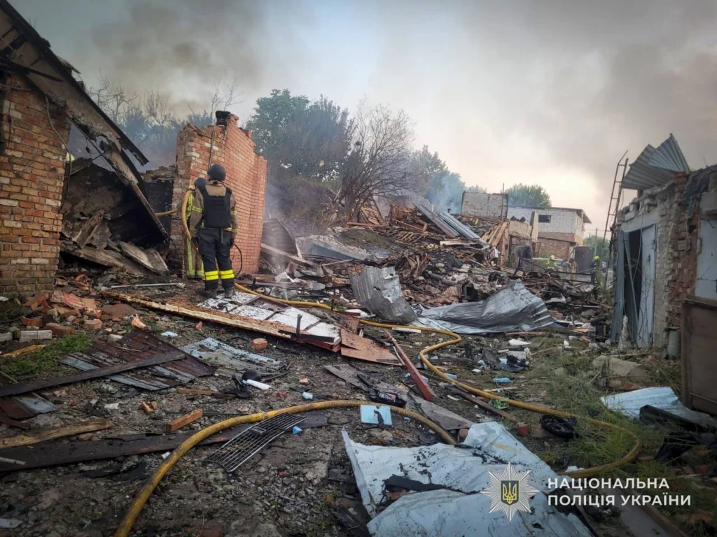 Ziua 1622 Atac cu drone lângă Kremlin, noi incendii la Wildberries. Copii uciși în Ucraina. Moscova spune că este deschisă negocierilor, dar cu o condiție (Foto &amp; Video)