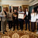 Zelenski a primit de la un campion cel mai simpatic cadou: Un pui de pitbull, cu un nume și o poveste speciale (Video)