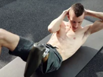 De ce exercițiile clasice NU sunt cea mai bună alegere pentru un abdomen plat