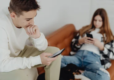 Meta, acuzată că a făcut copiii dependenți de Facebook și Instagram. Ce arată documentele interne ajunse în instanță