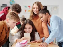 Cum se schimbă Facebook și Instagram pentru adolescenți: Lista noilor restricții