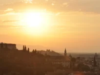 Cel mai fierbinte oraș al Europei trăiește acum un nou tip de lockdown