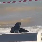 Fragment de dronă, adus de valuri pe plaja din Saturn (Video)