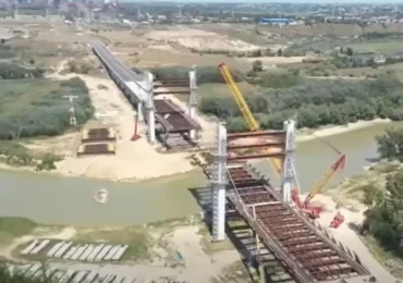 Drumul Expres Brăila - Galați, tot mai aproape de deschidere. Se montează ultima piesă a podului peste Siret