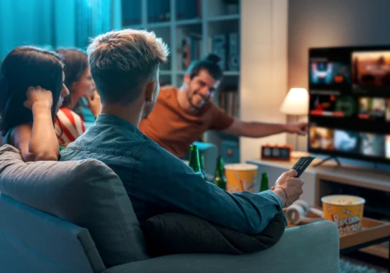 Soundbar sau sistem de boxe: ce alegi pentru filme și seriale acasă?