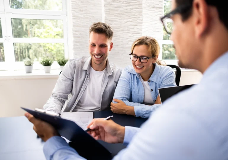 De ce tot mai mulți români aleg soluții de consultanță financiară personalizată?