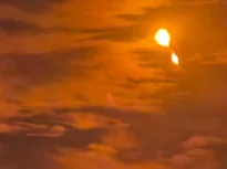Momentul în care o rachetă chineză care transporta un satelit explodează la doar 85 de secunde după lansare (Video)