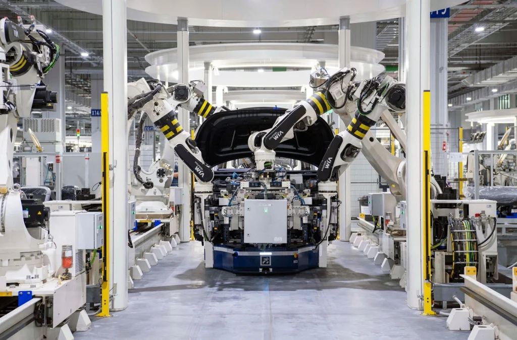 Industria auto germană, unul din stâlpii mândriei naționale, se clatină. Cazul Volkswagen: Un gigant prins între ciocan și nicovală