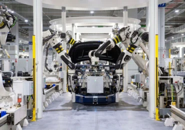 Industria auto germană, unul din stâlpii mândriei naționale, se clatină. Cazul Volkswagen: Un gigant prins între ciocan și nicovală