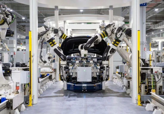 Industria auto germană, unul din stâlpii mândriei naționale, se clatină. Cazul Volkswagen: Un gigant prins între ciocan și nicovală