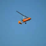 Momentul în care un girocopter devine o „minge de foc” după ce lovește cablurile unei telecabine în Italia (Video)