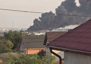 Incendiu cu degajări mari de fum la un centru de colectare a plasticului, în apropiere de Năvodari. A fost emis RO-Alert (Video)