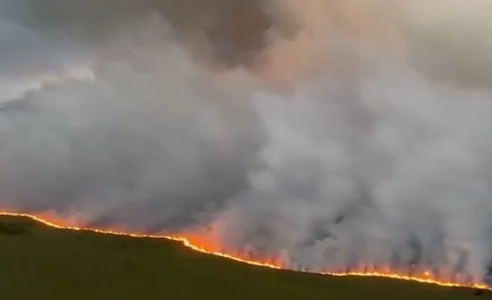 Cel mai mare incendiu din istoria Belgiei s-a dublat într-o zi și înaintează spre Germania (Video)