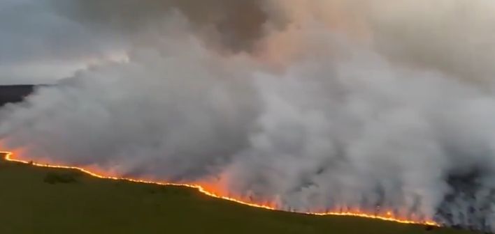 Cel mai mare incendiu din istoria Belgiei s-a dublat într-o zi și înaintează spre Germania (Video)