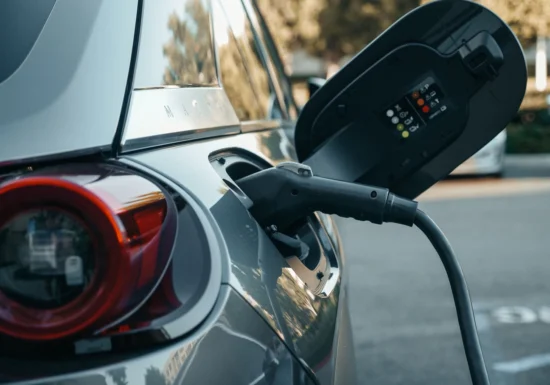 Marea Britanie va taxa mașinile electrice în funcție de kilometrii parcurși, din 2028