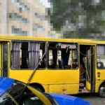 Ziua 1638 Măcel într-un microbuz din Herson. Percheziții la un oficial din cabinetul lui Zelenski. Al doilea val al crizei de benzină lovește Rusia (Video)