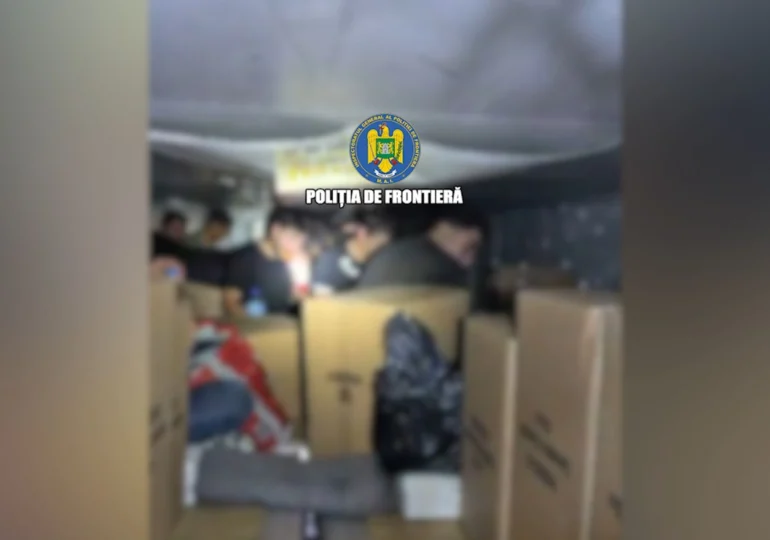 15 migranți, găsiți ascunși într-un TIR care transporta apă și șervețele. Cum intrau în remorcă fără să rupă sigiliul (Video)