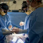 Prima operație din lume în care a fost extirpată o tumoare cerebrală folosind AI în timp real