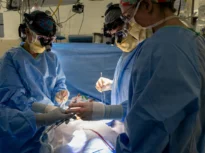 Prima operație din lume în care a fost extirpată o tumoare cerebrală folosind AI în timp real