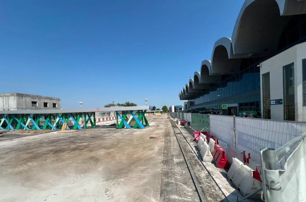 Parcarea de la terminalul Sosiri al Aeroportului Otopeni va fi închisă până în 2027