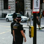 Atac cu foarfece la Londra: O femeie a rănit patru bărbați (Video)