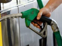 De duminică se aplică prima reducere a accizei la motorină. Motorina a coborât sub 10 lei/l în stațiile Petrom. România rămâne însă în prima jumătate a topului statelor europene cu cea mai scumpă motorină