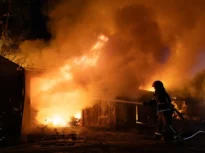 Ziua 1632 Mecanici de locomotivă uciși de dronă. Palatul lui Putin nu mai are apărare aeriană. Incendii la o rafinărie Gazprom (Video)