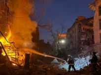 Ziua 1646 Negocierile de pace s-ar putea relua în septembrie. Atac în valuri la Kiev. Ucraina a oprit toate rafinăriile Lukoil