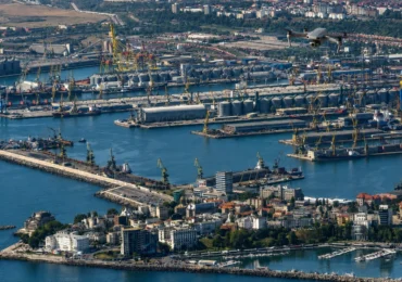 Prețul grâului urcă spre maximul ultimilor trei ani. Rusia și Ucraina își blochează exporturile, iar lumea caută rute alternative. Constanța revine în prim-plan