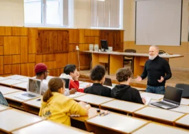 Strategia simplă care a dus la creșterea notelor studenților, cu efecte inclusiv asupra stării de sănătate