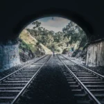 Încă un incident grav de siguranță feroviară în România: Instalații electrice improvizate, găsite într-un tunel. Circulația trenurilor a fost oprită