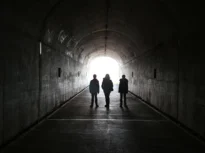 Un tunel folosit de migranți a fost descoperit sub granița cu Belarus. Letonia lansează „operațiunea Vârcolacul”