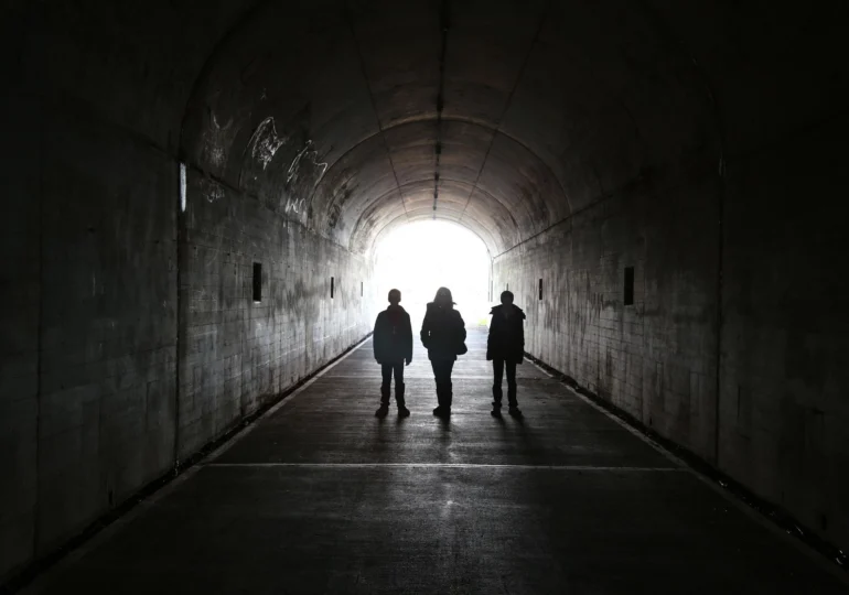 Un tunel folosit de migranți a fost descoperit sub granița cu Belarus. Letonia lansează „operațiunea Vârcolacul”