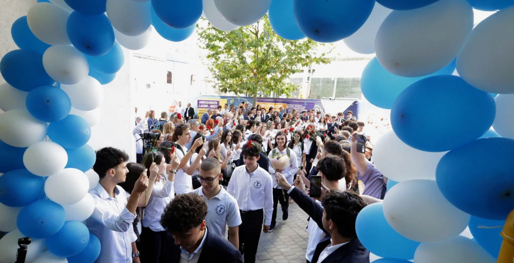 30 de ani de excelență. Complexul Educațional Laude-Reut a deschis anul școlar 2026-2027 sub semnul aniversării a trei decenii de educație