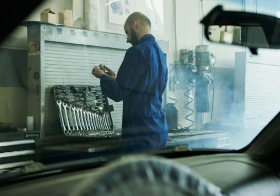 Instalație electrică pentru un atelier auto acasă: Circuite, prize și dimensionarea corectă