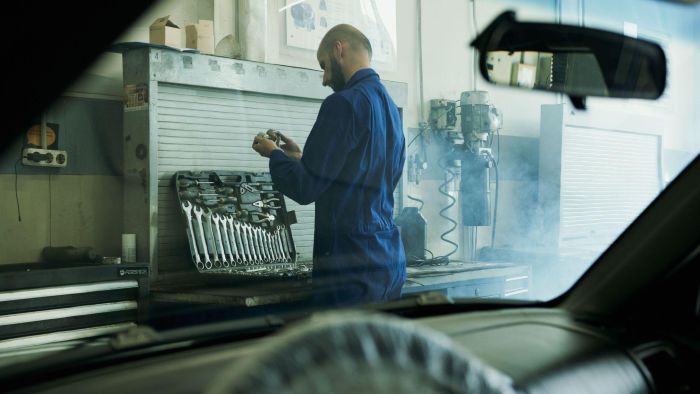 Instalație electrică pentru un atelier auto acasă: Circuite, prize și dimensionarea corectă