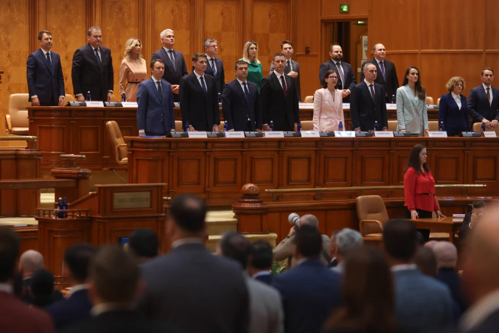 Reacții la cald după ce Guvernul Mureșan a picat mai rău decât Veștea: Grindeanu e gata să stea la masă. USR și PNL, pregătite de anticipate