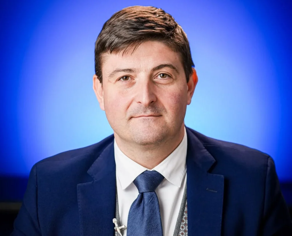 Un deputat USR a depus plângere penală pentru trădare împotriva lui Grindeanu, Simion și Ivan, după articolul WSJ