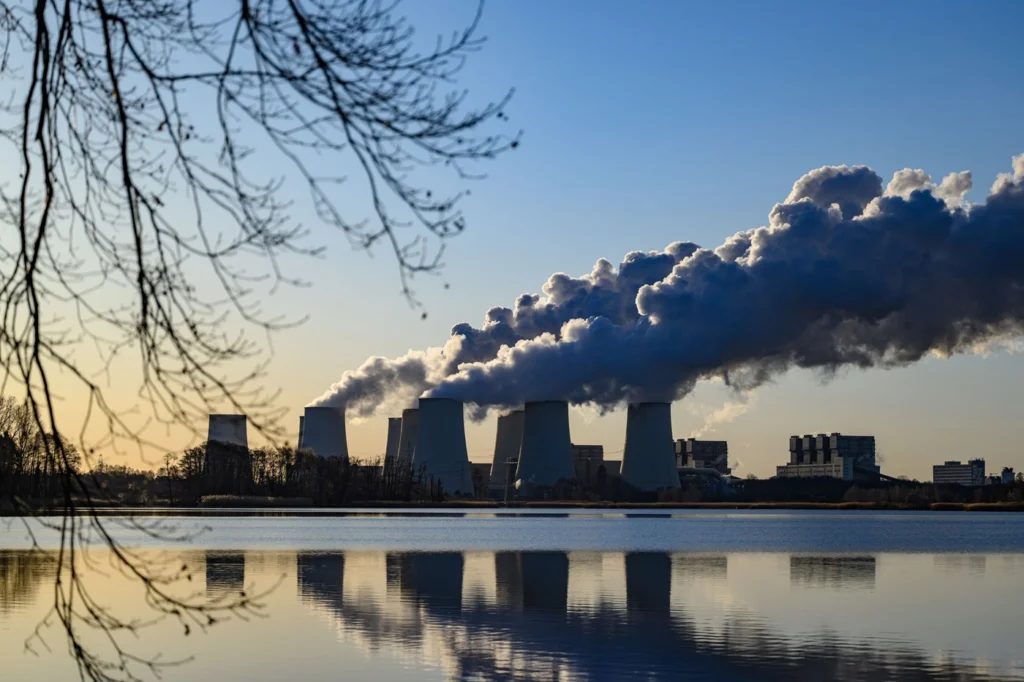 Atac cu cel puțin 10 dispozitive explozive la o stație electrică din Germania