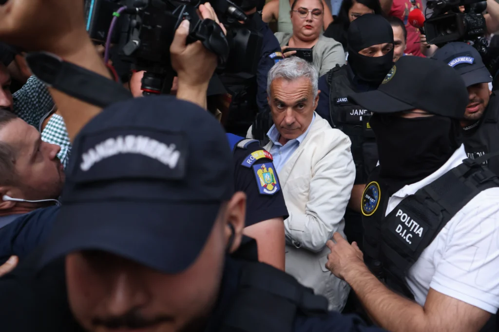 Călin Georgescu: Mitul antisistem în arestul poliției