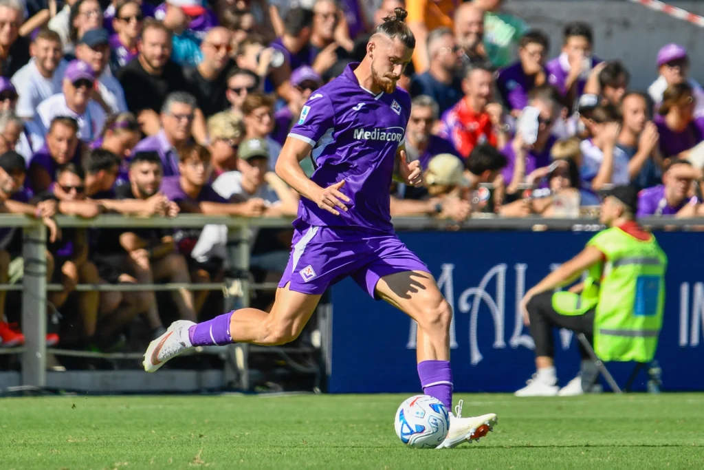 Cu Radu Drăgușin pe teren, Fiorentina scoate un rezultat mare cu Napoli