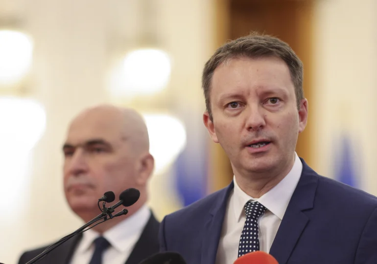 De ce Guvernul Mureșan are mai multe șanse să treacă decât să pice