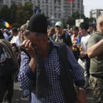 Prefectul Capitalei: O asemenea organizare nu o fac oierii, ci huliganii. Pagube de zeci de mii de lei în Piața Victoriei (Video)
