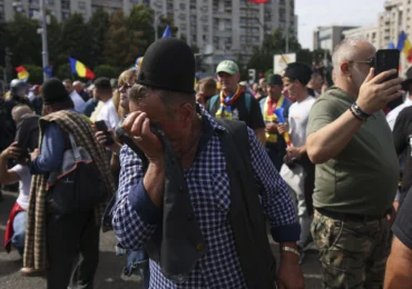 Prefectul Capitalei: O asemenea organizare nu o fac oierii, ci huliganii. Pagube de zeci de mii de lei în Piața Victoriei (Video)
