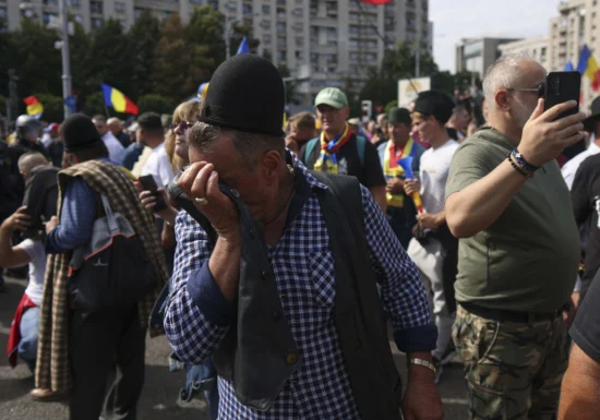 Prefectul Capitalei: O asemenea organizare nu o fac oierii, ci huliganii. Pagube de zeci de mii de lei în Piața Victoriei (Video)